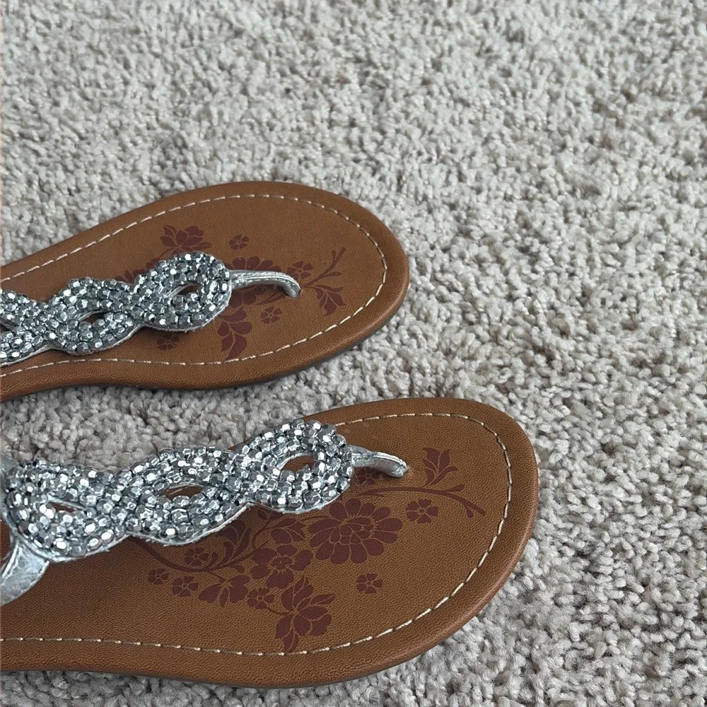 Arizona Jean Silver Beaded Girls Sandals size 2 little girls